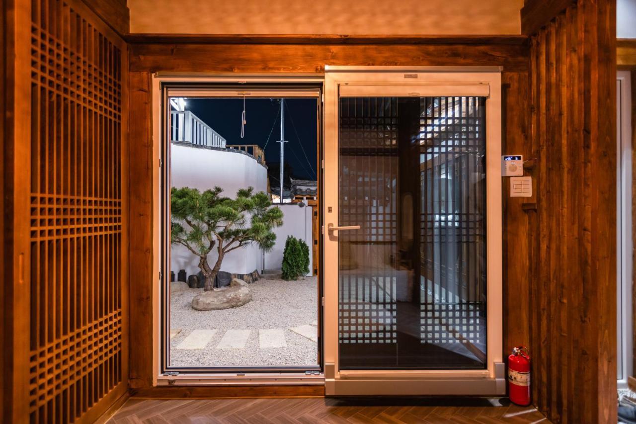 El House Hotel Gyeongju Bagian luar foto