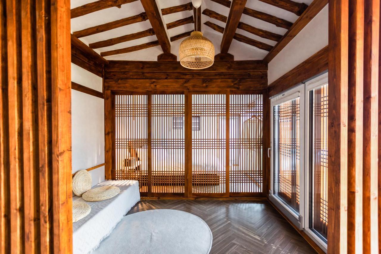 El House Hotel Gyeongju Bagian luar foto
