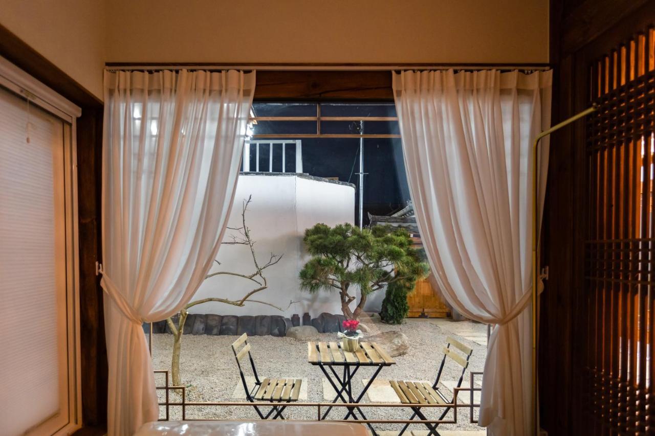 El House Hotel Gyeongju Bagian luar foto