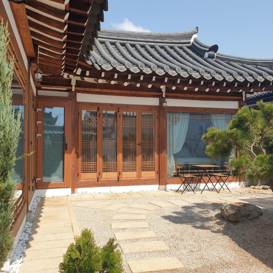El House Hotel Gyeongju Bagian luar foto
